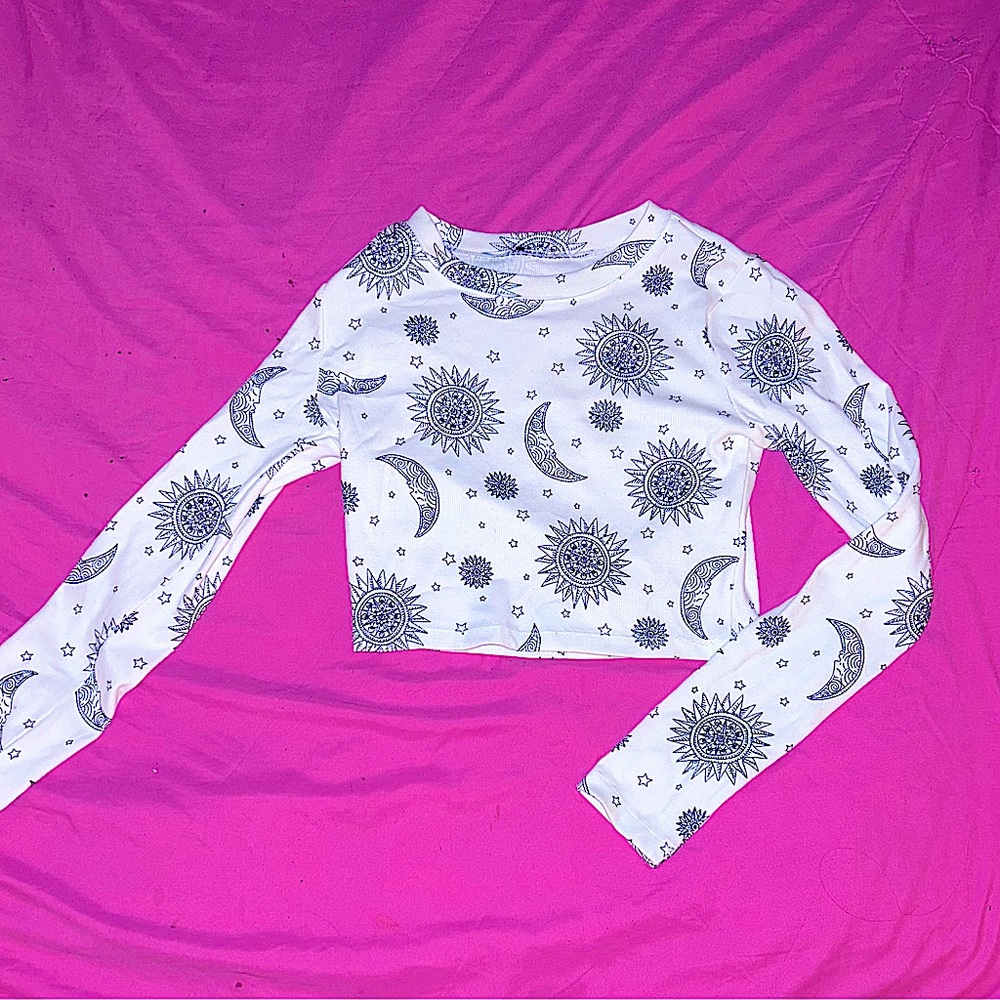 Sun and Moon Long Sleeve Crop Top 🌞 🌙 SIZE SMALL